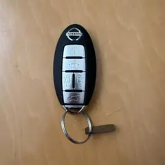 NISSAN日産セレナ キーレスリモコン スマートキー5ボタンのサムネイル