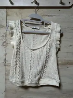 ZARA アイボリー ケーブル編みニットベスト