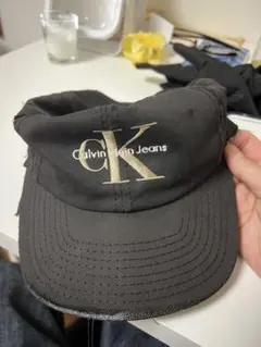 V*離様 Calvin Klein Jeans 黒キャップ ロゴ入り