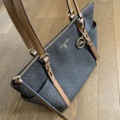 美品Michael Kors マイケルコース　トートバッグファスナー付きA4