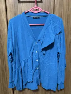 Cachette フリル付き青カーディガン4000円→2500円に値下げしました