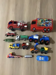 トミカトラックなど　乗り物　車　14点セット　玩具