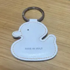 アヒルモチーフ レザー キーホルダー