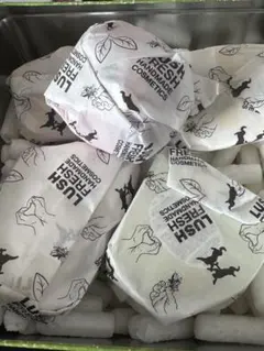 Lush バスボム 5セット 缶付き