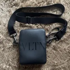 かなVALENTINO ブラック スマホショルダーバッグ 楽天市場】【未使用保管品】ヴァレンティノ ガラヴァーニ