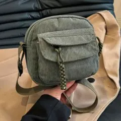 コーデュロイグリーン ショルダーバッグ　カジュアル　ストリート　シンプル