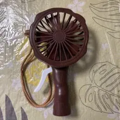 手動式ハンディーファン 茶色と白ストラップ付き