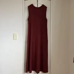 ロングフレアワンピース（ノースリーブ）　UNIQLO