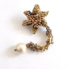176.星と月が揺れるブローチ ピンバッチ 刺繍ブローチ