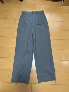 UNIQLO グレー スラックス