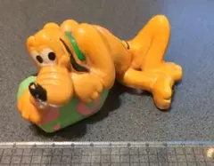 プルート 寝そべるフィギュア
