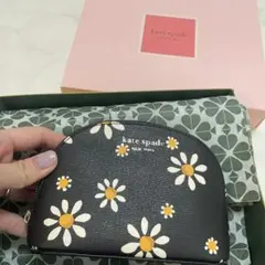 Katespade ギフトボックス付き　花柄ポーチのサムネイル