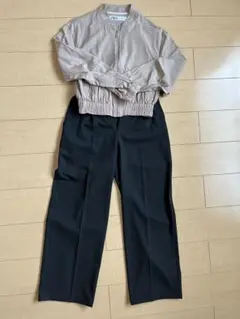 ZARA ショート丈ブルゾンとUNIQLOタックワイドパンツ(お店で補正済)