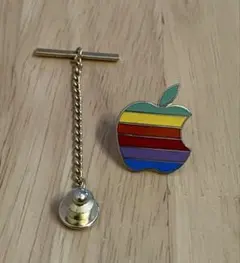 Apple 50周年記念 マグネットピンバッジ レインボーロゴ 非売品 - メルカリ