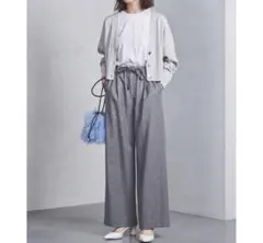 グレー ワイドパンツ