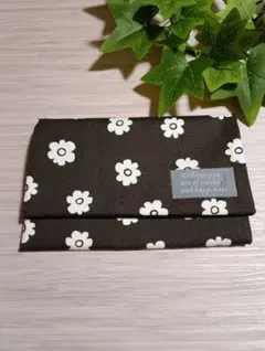 お薬手帳、通帳、診察券、カードも入るマルチケース布タグ付き