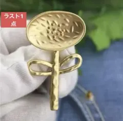 ブローチ　北欧　ゴールドカラー