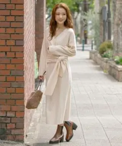 クリーム色 ニットラップワンピース 長袖