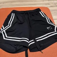 Nike ブラック ショートパンツ Sサイズ