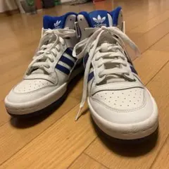 adidas ハイカットスニーカー ホワイト/ブルー24センチ