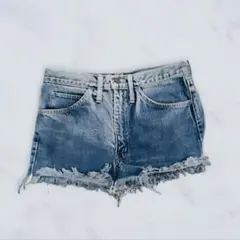デニム 切りっぱなし ダメージ ショートパンツ