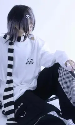 Gamchu ガムチュ 破壊骨りあ ボクの爪が鋭くって クラッシュ ロンT　白