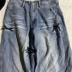 ライトブルーダメージデニムパンツ