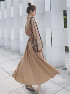 ロングワンピース　襟付き　大きめサイズ　Aライン　長袖　ベージュ　XL