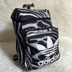 adidasアディダス オリジナルス リュック ユニセックス　ゼブラ柄のサムネイル