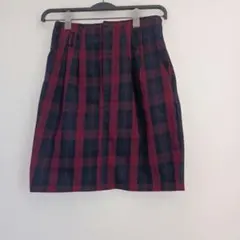 Heoher 赤と黒のチェック柄タイトスカート
