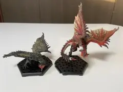 モンスターハンターフィギュア　リオレウス　リオレイア