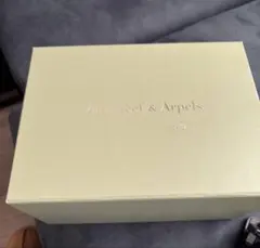 Van Cleef & Arpels 空き箱　ネックレス
