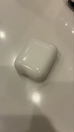 AirPods本体と充電ケース【左耳接続不良】