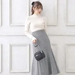 【最終値下げ】ボトルネック袖金ボタンニット