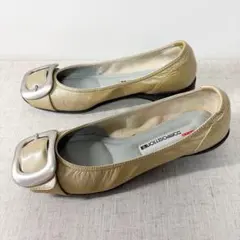 極美品★コンポジションナイン バックルモチーフ コンフォートパンプス スクエアのサムネイル