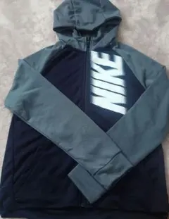 Nike パーカー サイズ140