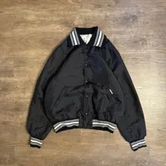 USA製　80s スポーツウェア　スタジャン　ナイロン　黒　古着　短丈　襟付き
