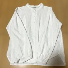 ホワイト レース付き長袖シャツ　フリル襟ブラウス　袖ゴムブラウス