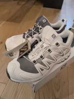 アウトドアシューズ スニーカー