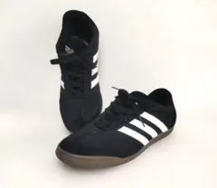 adidas アディダススニーカー ブラック×ホワイト シンプルデザイン