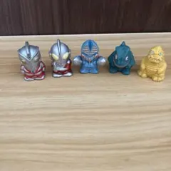 ウルトラマン、怪獣のミニフィギュア・指人形5点と仮面ライダーJの指人形1点のサムネイル