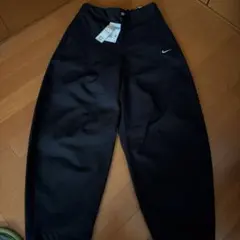 NIKE ウィメンズ　ルーズフィットパンツ