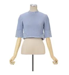 24ss Spots Pattern Knitted Croped Top 2のサムネイル