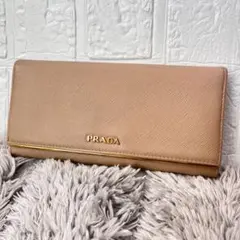 PRADA サフィアーノ　メタルプレート　長財布　ベージュ　レディースのサムネイル
