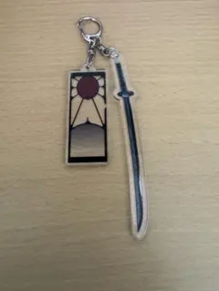 鬼滅の刃　竈門炭治郎　耳飾り　日輪刀　アクリルキーホルダー