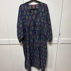 ネイビー 花柄 Vネック ワンピースのサムネイル