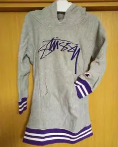 チャンピオン×ステューシー灰色コラボパーカー紫キッズMサイズ110cmスウェット