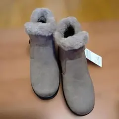 新品未使用　グレー スエード ボアブーツ 　ダブルジッパーで脱ぎ履きしやすい