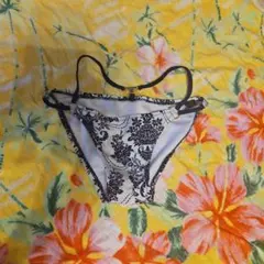 花柄セパレートビキニ ホワイト・ブラック