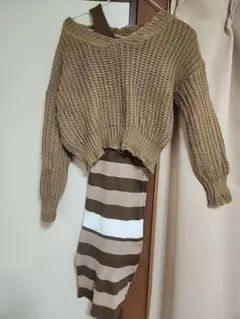 オフショルダー編み込みニットとストライプワンピースセット